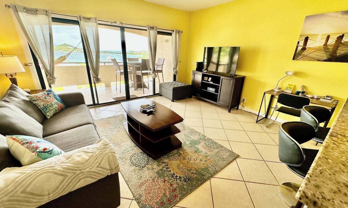 Red Hook Condo | Amazing View: 1 Bed/1 Bath Villa on Red Hook strip