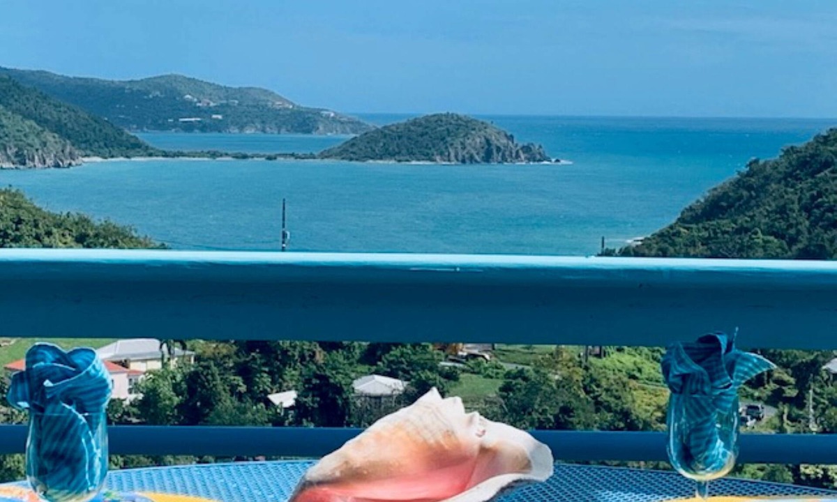 Estate Emmaus House | Amazing dual views - Island vibe - Great value