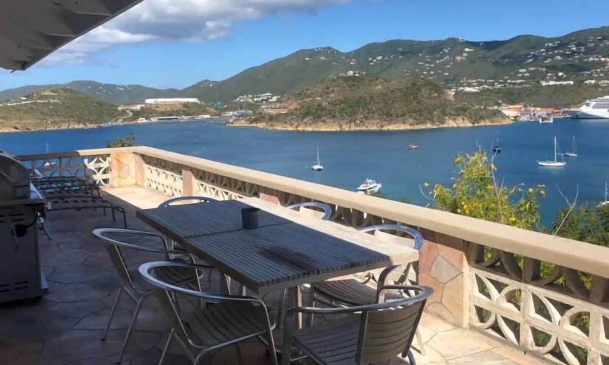 Estate Western Water Island House | Amazing View, 3 Bed Renovated, AC, Generator
