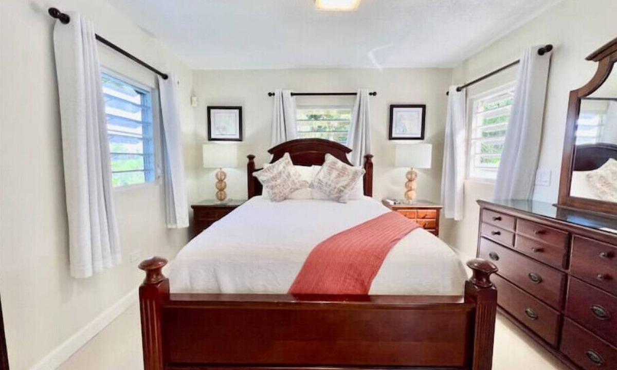 Estate Frenchman Bay Apartment | Angie's Sunset View