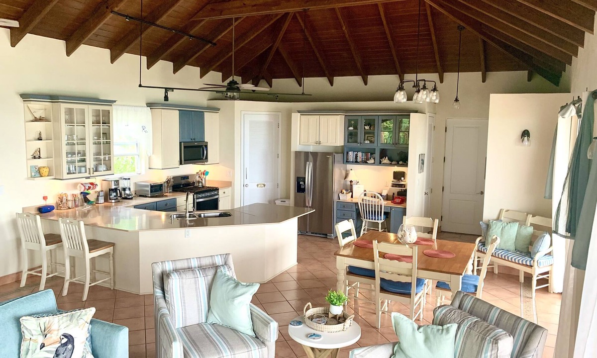 Point Rendezvous Villa | Arco Iris~3 Private King Suites, AC, Private Pool, Ocean Views, generator!