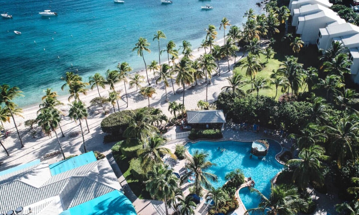 Nazareth Condo | `Bay View` Near Pool, Hot Tub, Beach & Restaurant