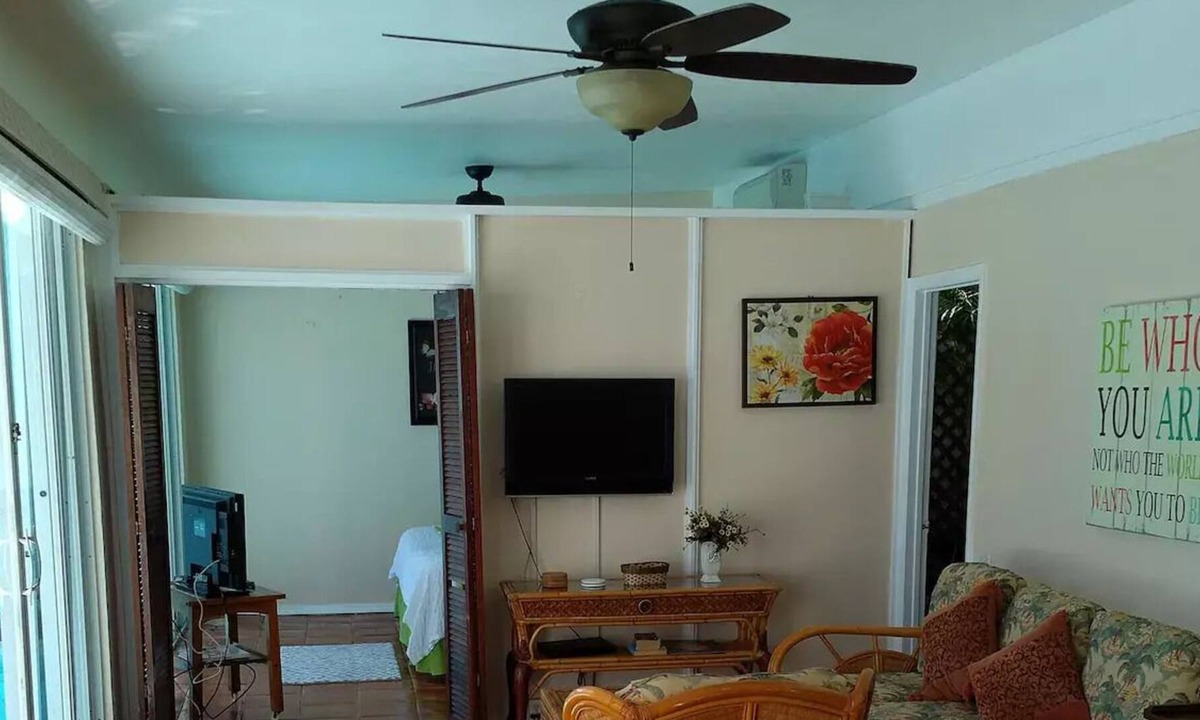 Estate Smith Bay Condo | Beach Condo With Private Pool