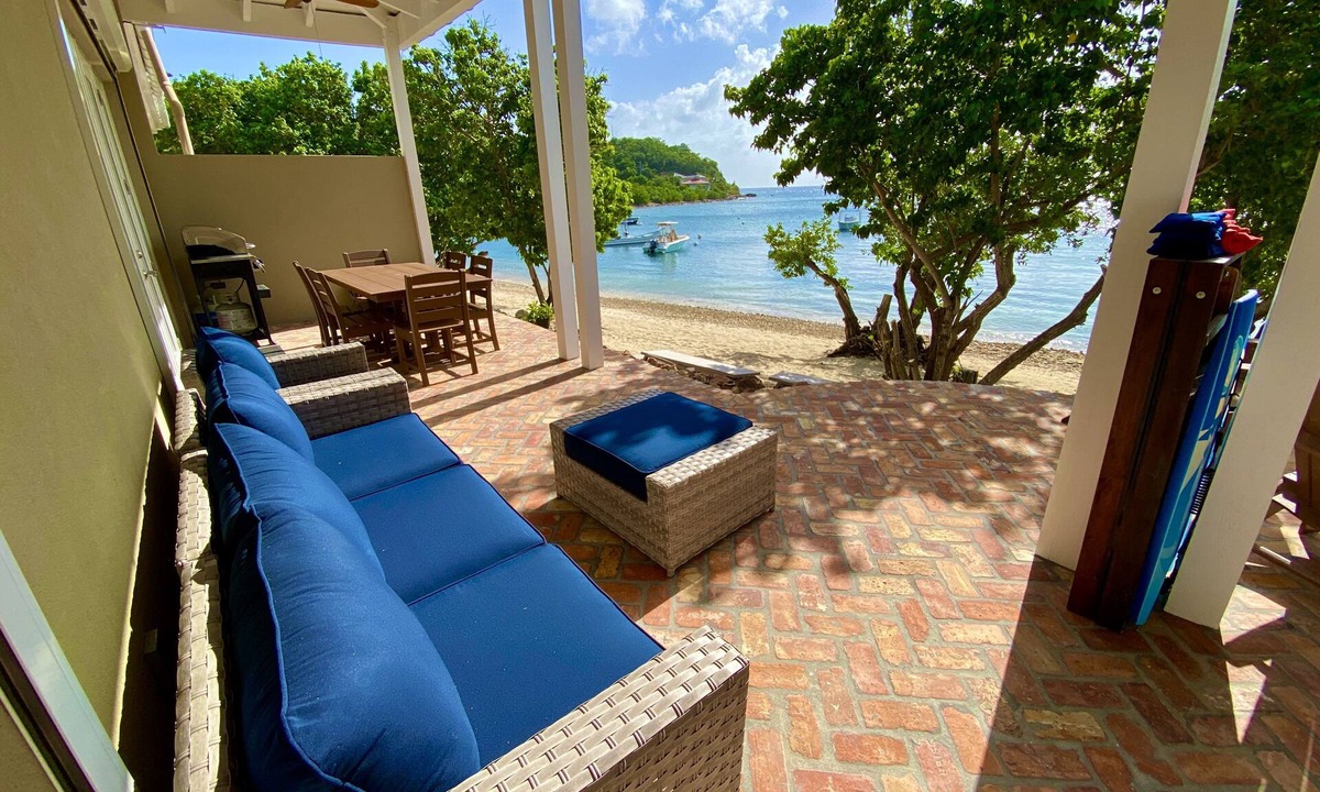 Estate Chocolate Hole and Great Cruz Bay Villa | Beachfront-Jacuzzi,Kayaks, SUPs, Snorkel Gr, No Stairs, Near Town -GENERATOR