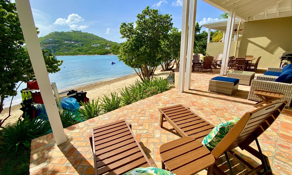 Estate Chocolate Hole and Great Cruz Bay Villa | Beachfront-Jacuzzi,Kayaks, SUPs, Snorkel Gear, No Stairs, Near Town-GENERATOR