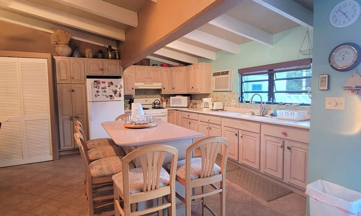 Estate Altona House | Beautiful Townhouse awaits you.