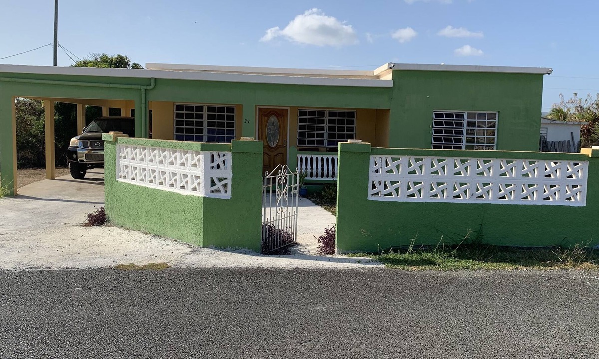 Frederiksted Southeast House | Beautifully Renovated Home/Easy Walk to the Beach/Great Getaway for the Family🔥