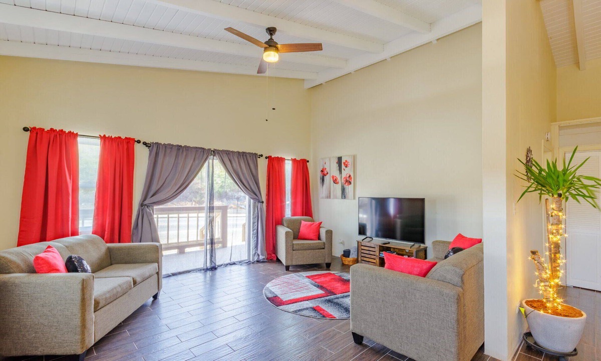 Estate Bovoni House | Beautifully Renovated 3 Bedroom Home with 2 Bathrooms Centrally Located