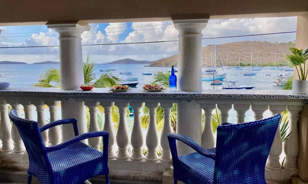 Estate Enighed Condo | Blue Chair Bliss Dream Two Bedroom