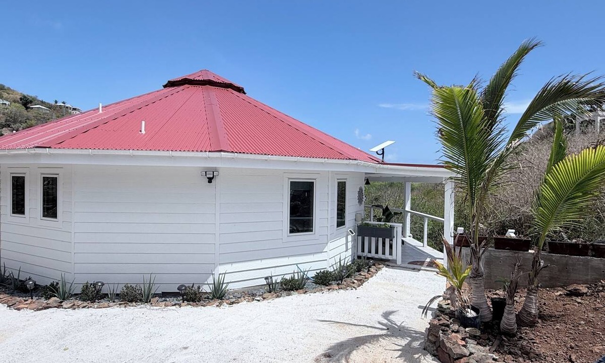 Estate Chocolate Hole and Great Cruz Bay Cottage | Caribbean Hideaway your St. John Escape easy walk to the beach New aibnb