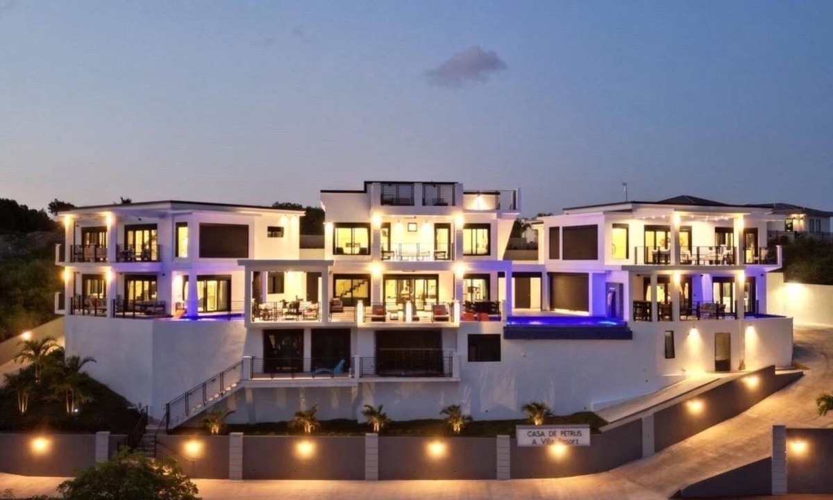 Nazareth Villa | Casa De Petrus-All Three Villas with Basketball & Pickleball Court