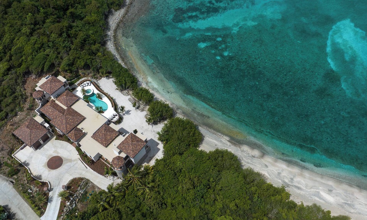 Ditleff Point Villa | Ditleff Beach House~New 2025 Beachfront Estate~Gated~Welcome Dinner on Arrival