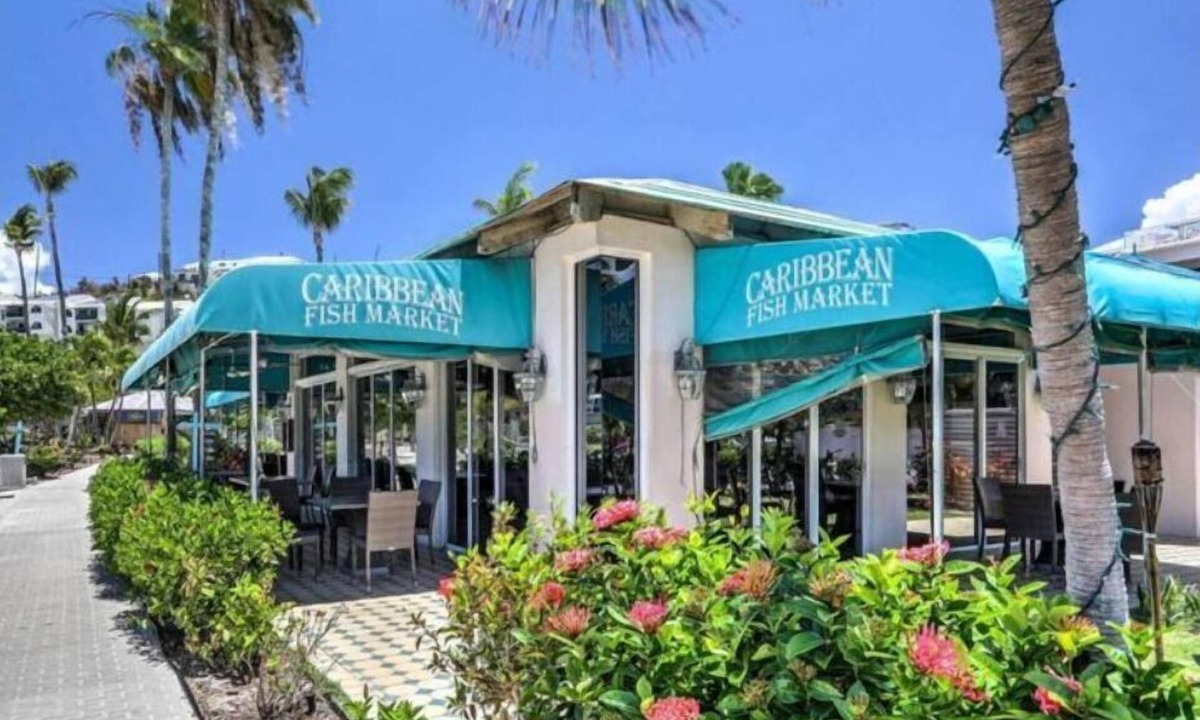Nazareth Condo | E·ly·sian Beach Front Resort - Parlor Suite