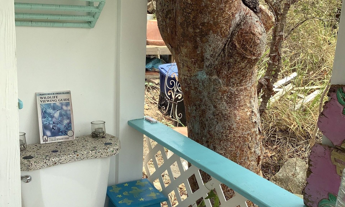 Estate Concordia B Cottage | Enchanted hideaway for 2. Walk to beaches