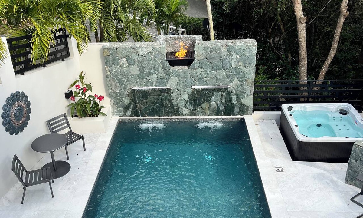 Estate Susannaberg Cottage | Exquisite Honeymoon 1-bedroom cottage with AC in charming Estate Catherineberg