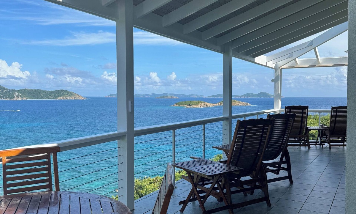 Bordeaux Mountain House | Folly View-Ocean sounds & views w/parking, full kitchen, A/C bedroom, Starlink