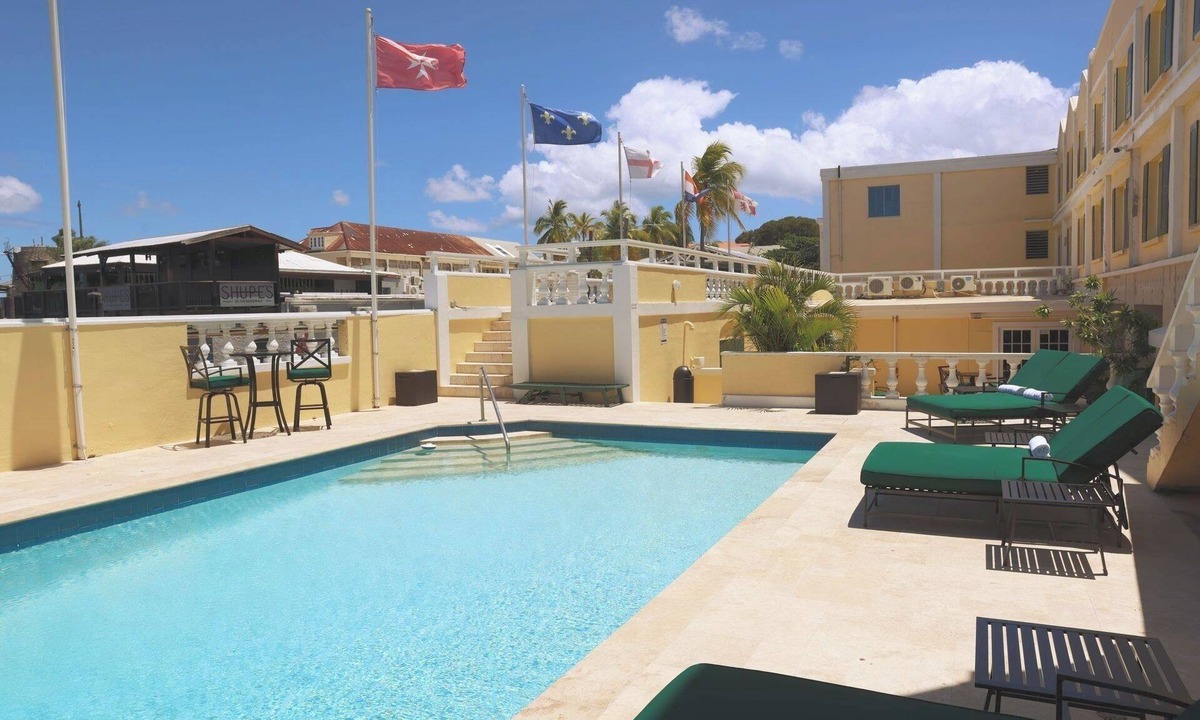 Estate East Street Hotel | Ideal Room Offering Comfort, Convenience, and a Gateway to Local Adventure