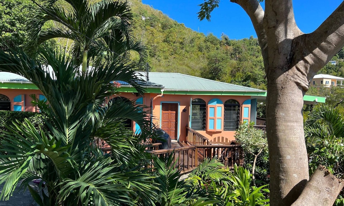 Upper Carolina House | Island Breeze: 10% Discount for August Solar & Batt AC Hot Tub