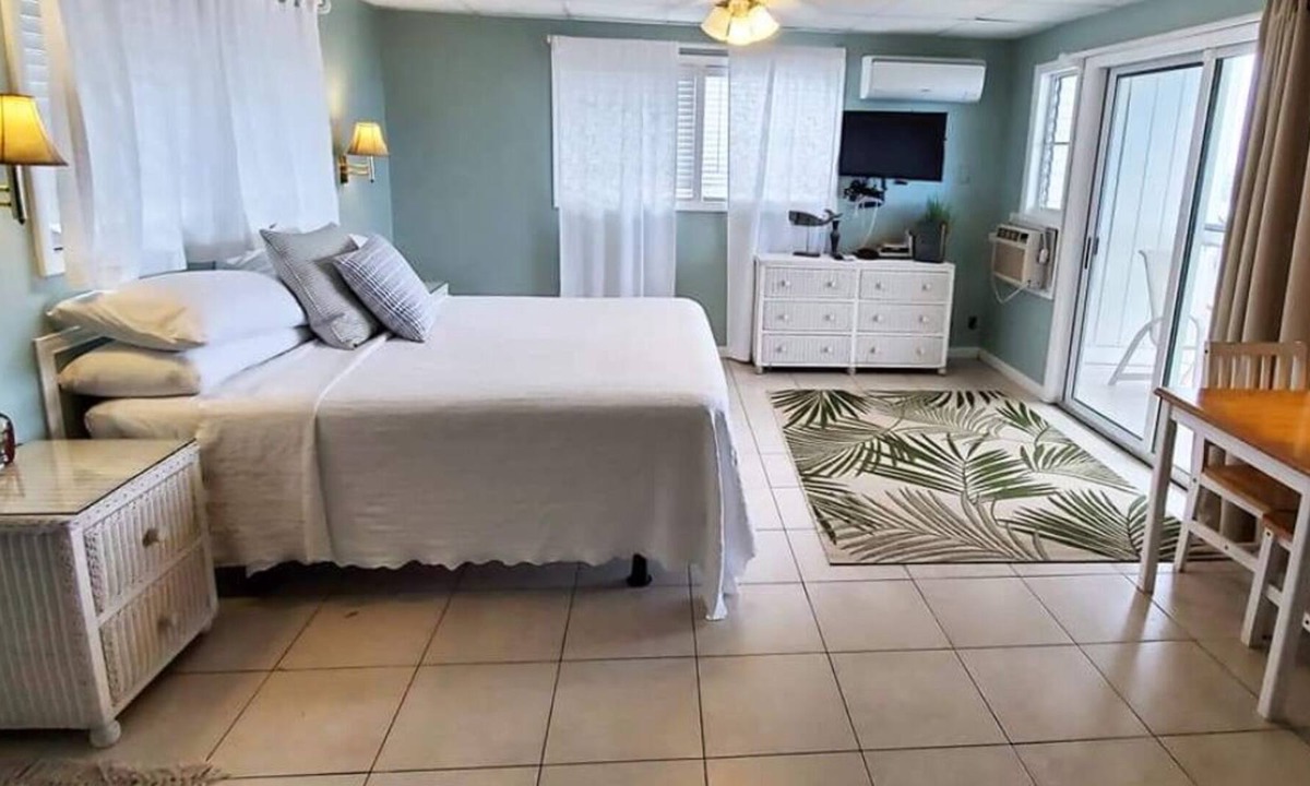 Estate Contant House | Island View Guest House # 10