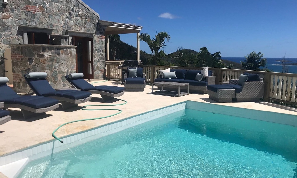 Estate Carolina House | La Bella Villa: Great views, spectacular pool, solar backup, magical villa!