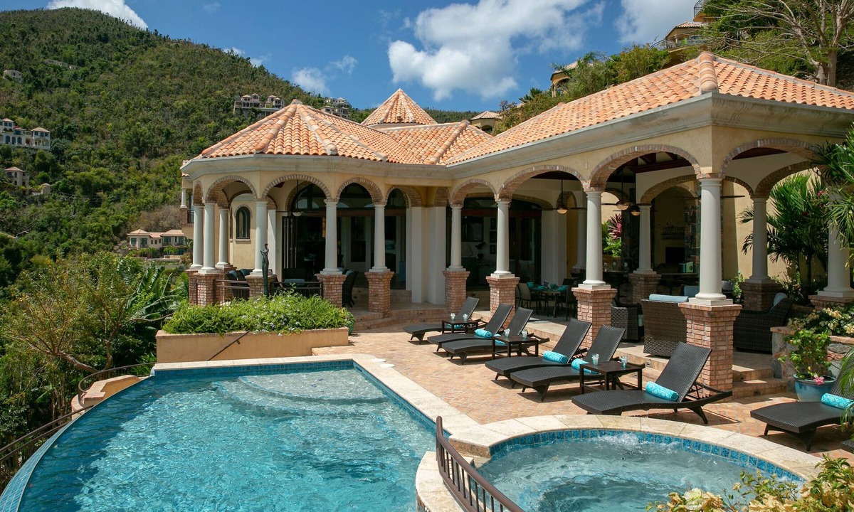 Estate Peter Bay Villa | La Vita Peter Bay- Dreamy Villa in the USVI PRIVATE BEACH BACKUP GENERATOR
