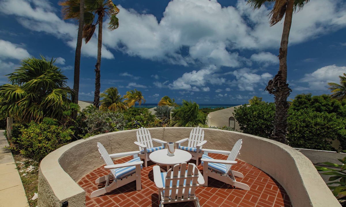 Teagues Bay Condo | Located on a Golf Course - Whole House Air Conditioning - Hilltop Pool - Tennis