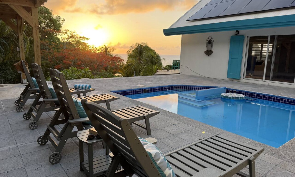 Estate La Vallee Villa | Location! Walk to Cane Bay beach & restaurants! Private pool, sunset bar, view!