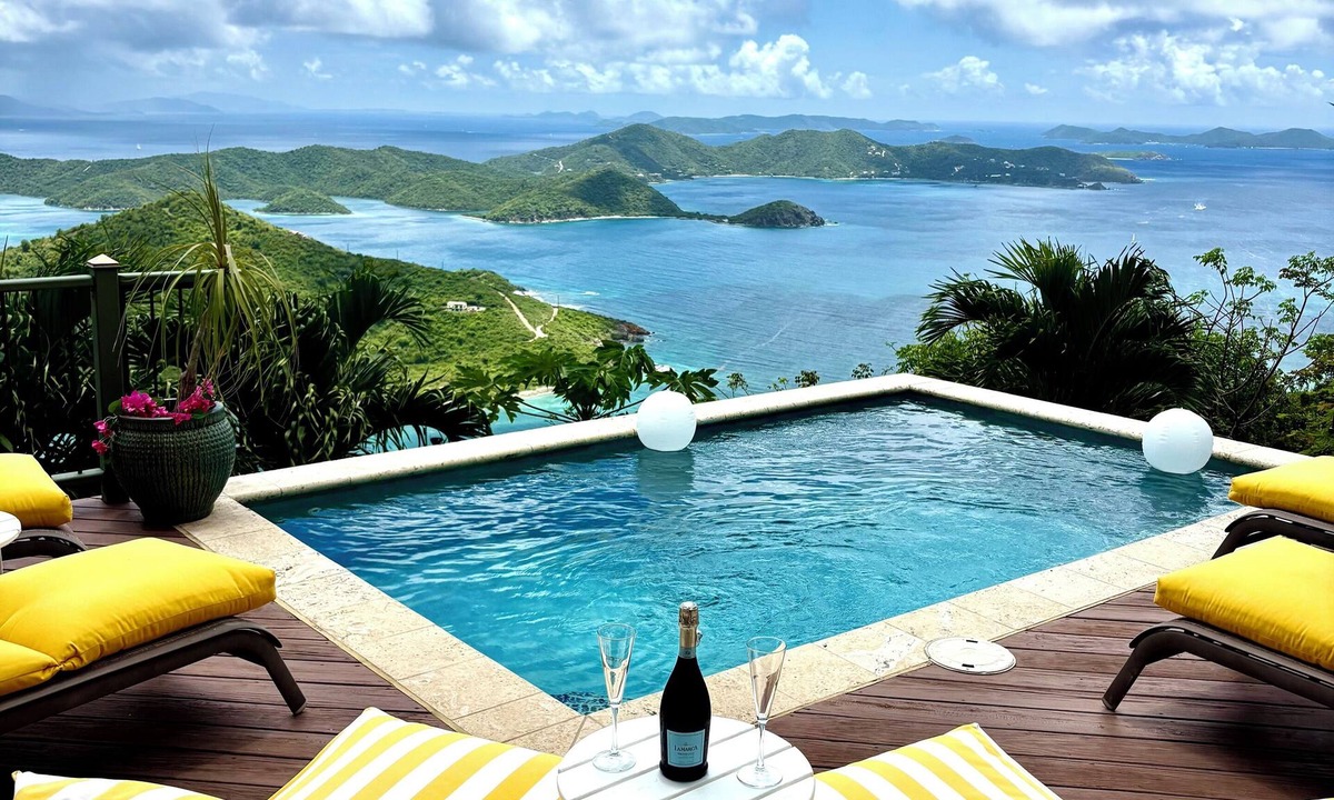 Estate Bordeaux Villa | Lunazul Villa, 2BR/2.5BA, Sweeping Ocean views, Solar/Starlink, Heated Pool