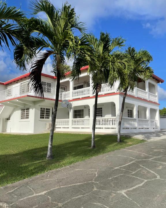 Estate Body Slob South House | Luxurious One and Two Bedroom Villa