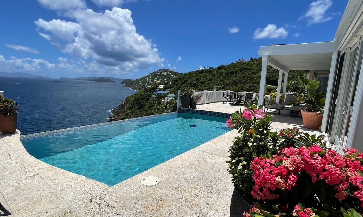Estate Peterborg Villa | Luxurious Villa w/Stunning Ocean Views & Pool