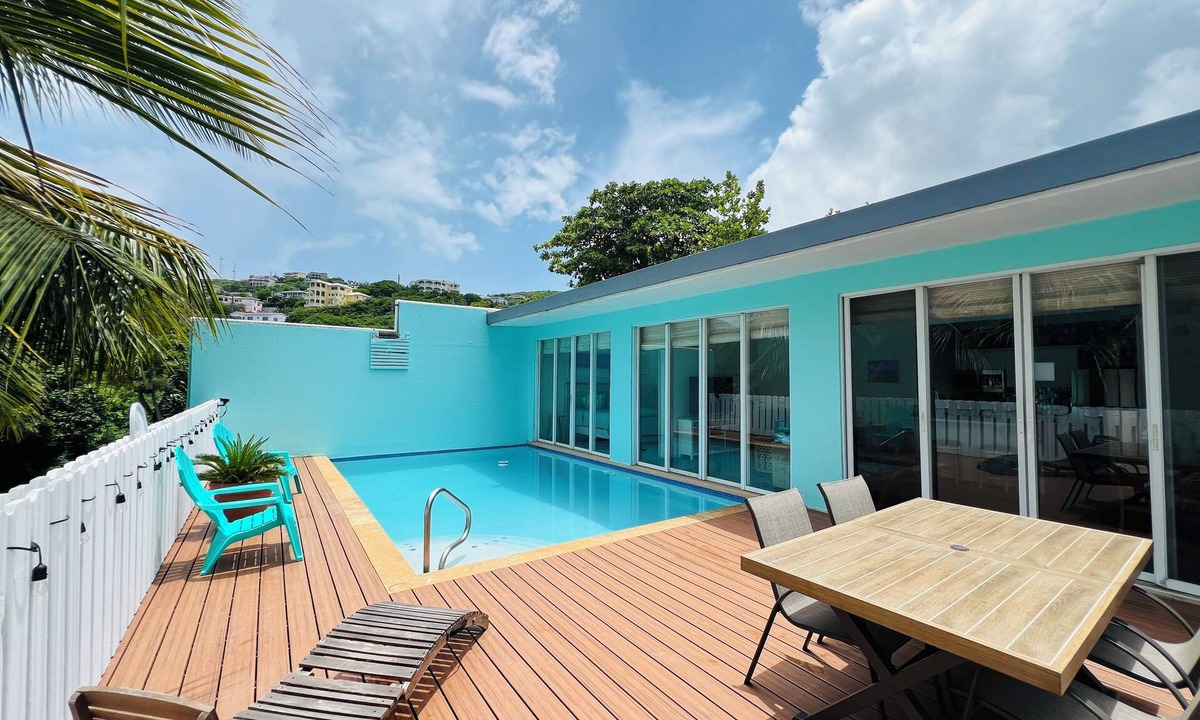 Cabes Point Villa | Luxury Beachside Escape with private pool, great WiFi n more!