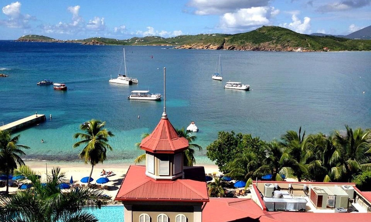 Estate Bakkero Villa | Luxury villa in quaint Caribbean cove