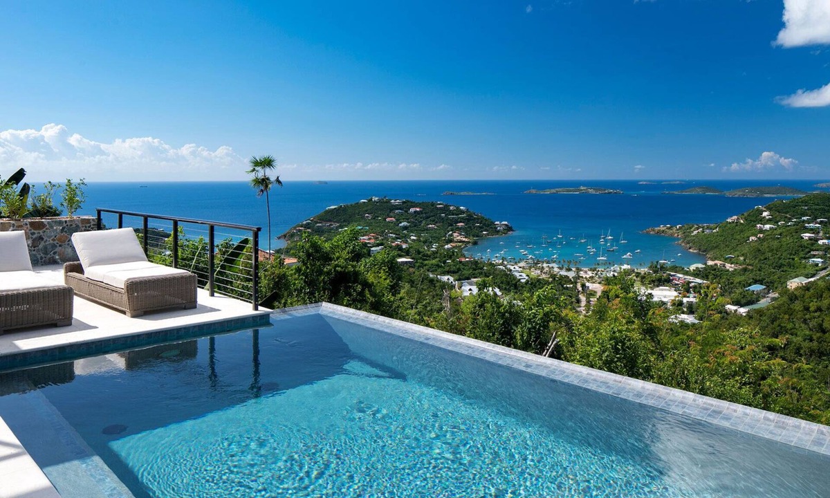 Estate San Soucci Villa | Marathon: Full AC! Pool! Amazing Views!