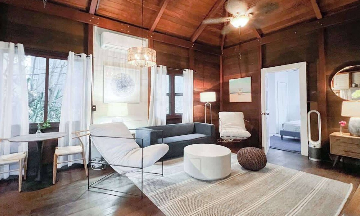 Estate Enighed House | Oceanview Cottage | Walk to Beach & Restaurants