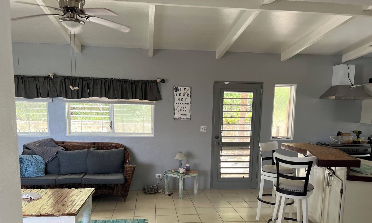 La Grande Princesse Villa | On Island Time.. Quaint Cottage Retreat.. 5 mins to Beach..