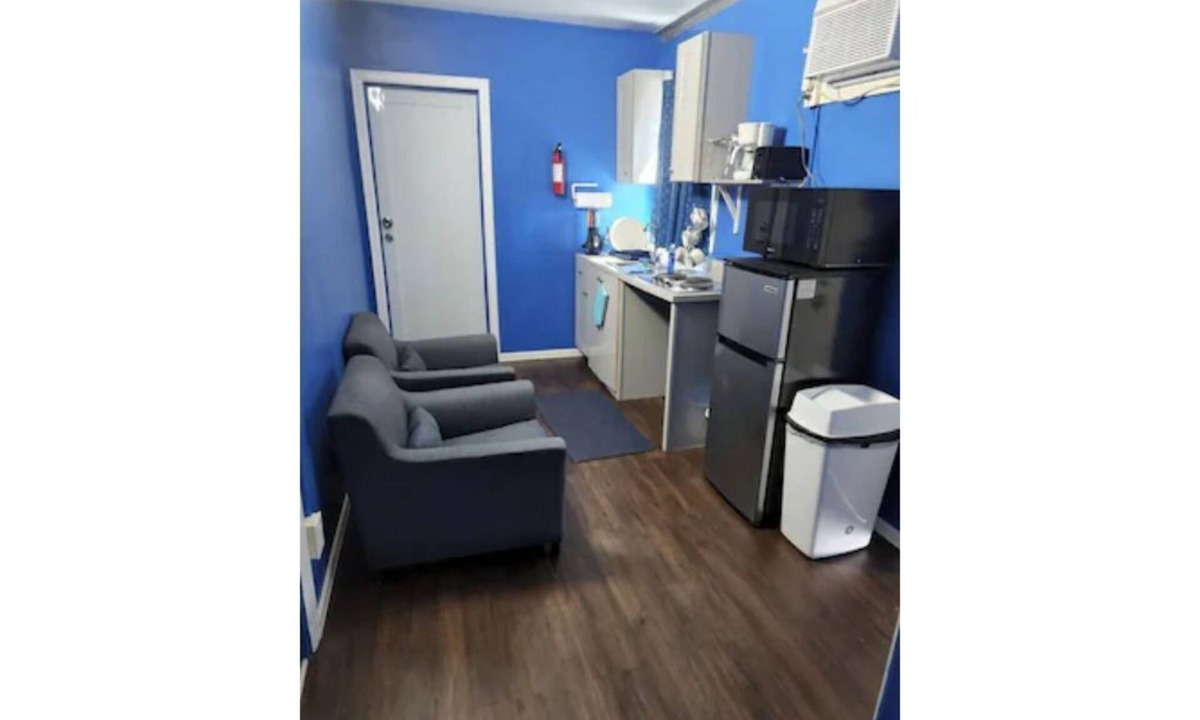 Flag Hill Villa | Outdoor patio, Adjacent to nightlife,restaurant,5 mins to mall on route 32.