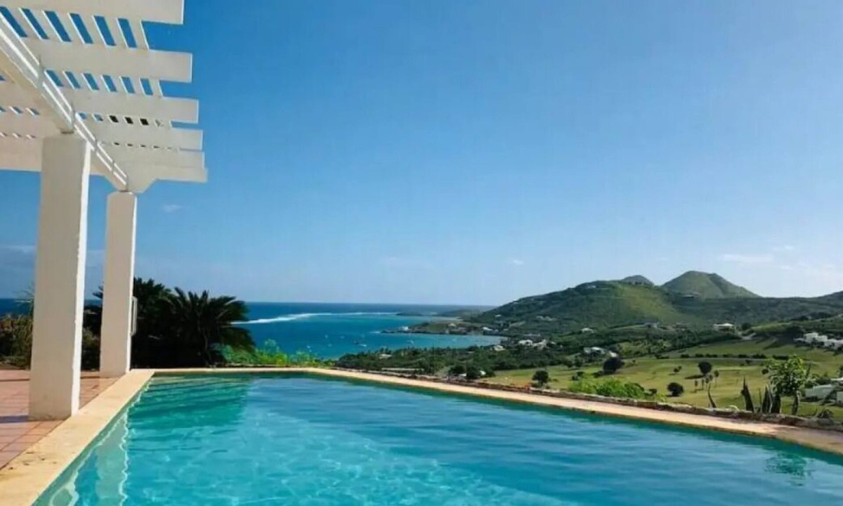 Cotton Valley House | Private 4 bedroom, 3.5 bath estate on 2 acres with private, gated entrance.