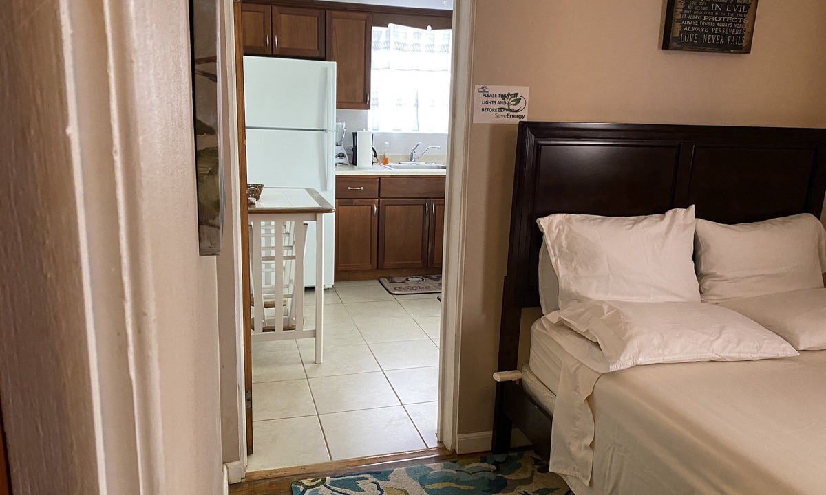 Estate Ruby Apartment | Private & Cozy 1 Bed/1 Bath Apartment