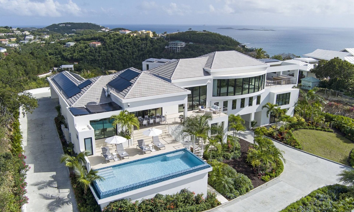 Estate Bakkero House | Private Resort Experience - Arcade - Gym - Pool