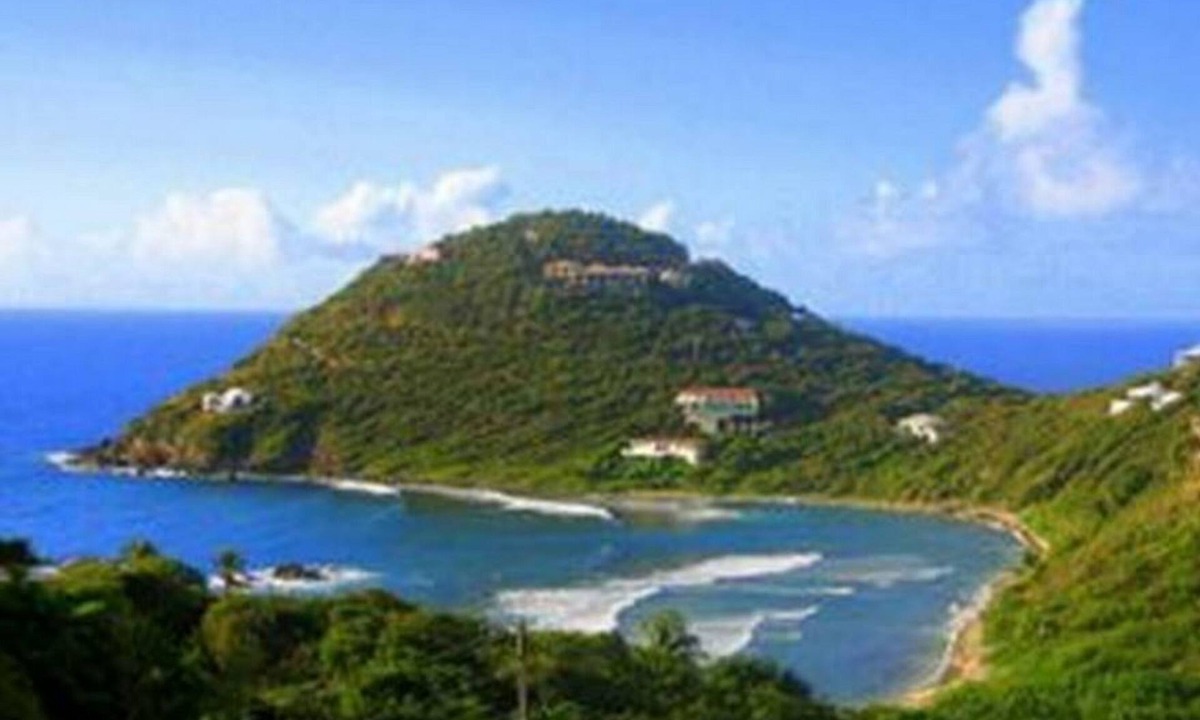 Hart Bay Cottage | Romantic Cottage: Stunning Ocean Views. Hot tub. Cruz Bay!