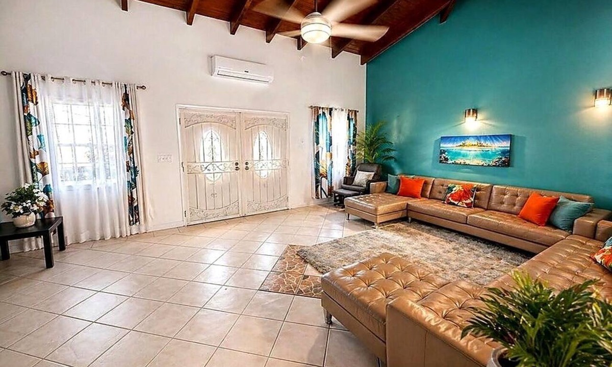 Estate Hogensborg House | Sacred Haven 3BR, Full AC & Auto Generator