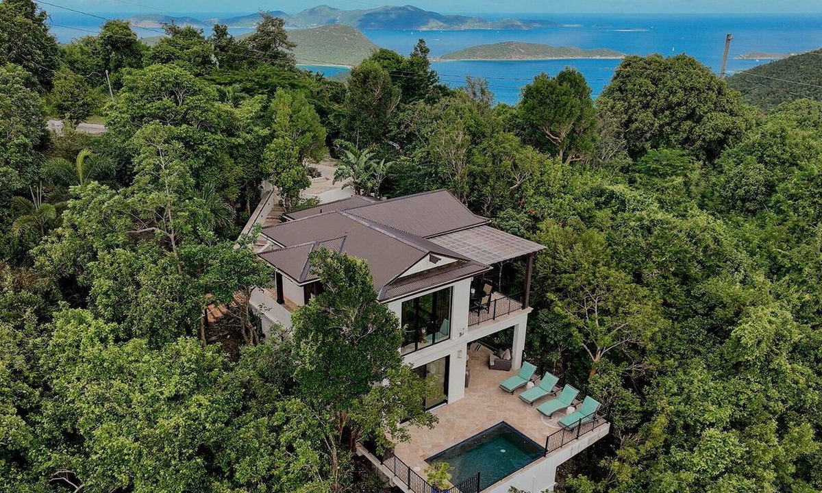 Estate Carolina Villa | Sapphire Peak 2br/2ba Private Pool, Panoramic Views, AC throughout, generator!
