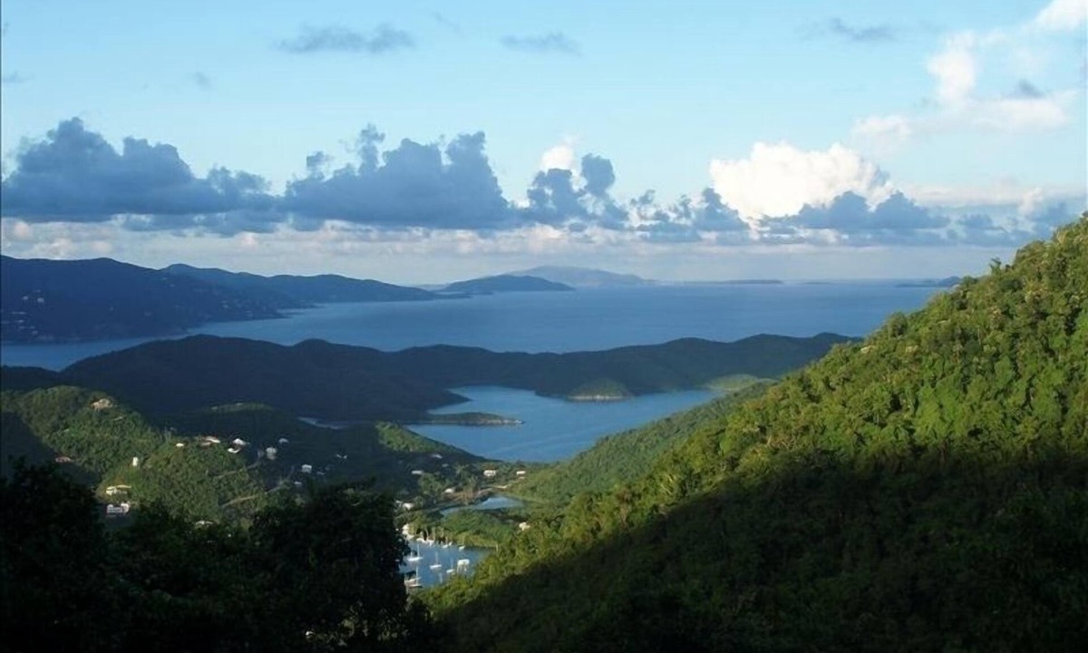 Bordeaux Mountain Cottage | Sea Cottage - Charming and Romantic with a Stunning View