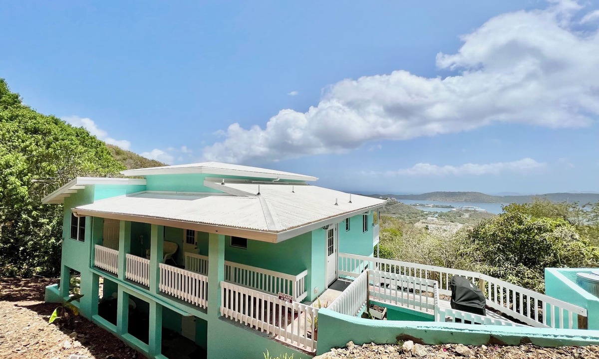 Estate Frydenhoj House | Secluded- Renovated Duplex Overlooking Pillsbury Sound- 5 min drive to Red Hook!