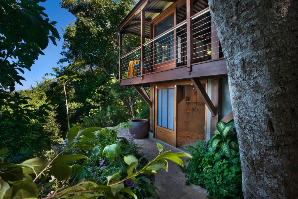 Johnson Bay Villa | Secluded Romantic Oasis in St. John — Welcome to Teahouse Treehouse!