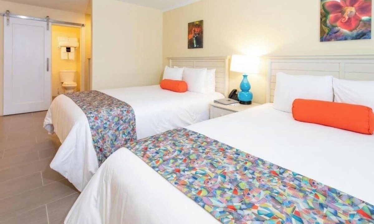 Estate East Street Hotel | Spacious and Stylish City View Room Perfect for Families Exploring the Island's
