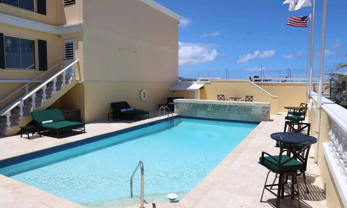 Estate East Street Hotel | Spacious City View Room with Quick Access to Dining and Attractions