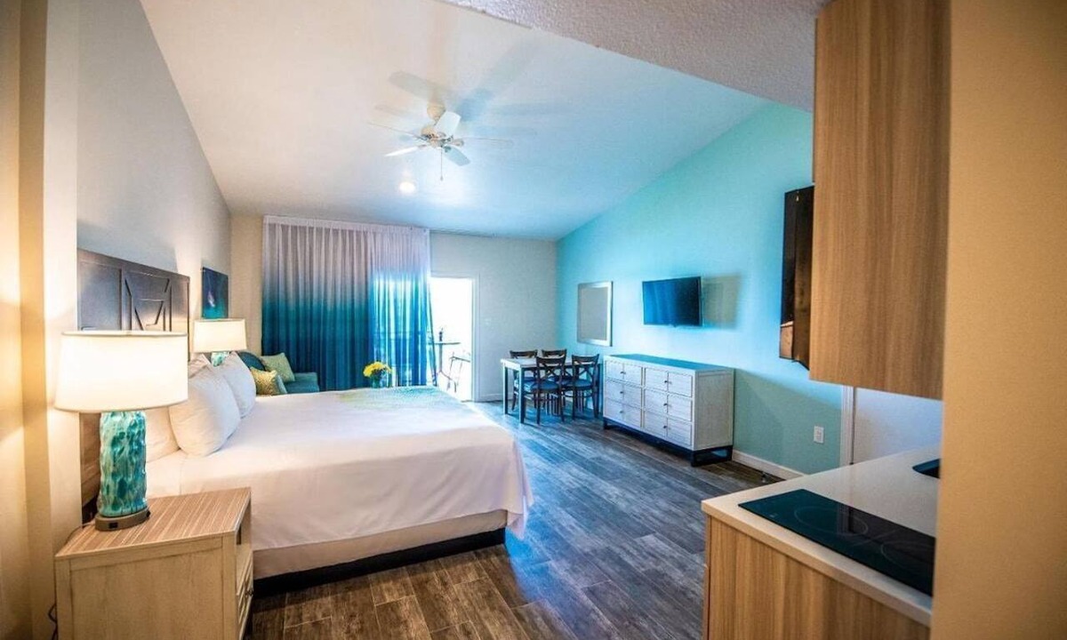 Estate Kings Quarter Apartment | Spacious Studio with Balcony | Kitchenette