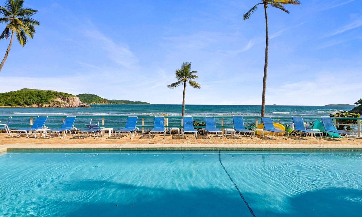 Bolongo Bay Condo | Steve's Seaside Condo-2 Bedrooms-3 Beautiful Pools- Regatta Point Villas