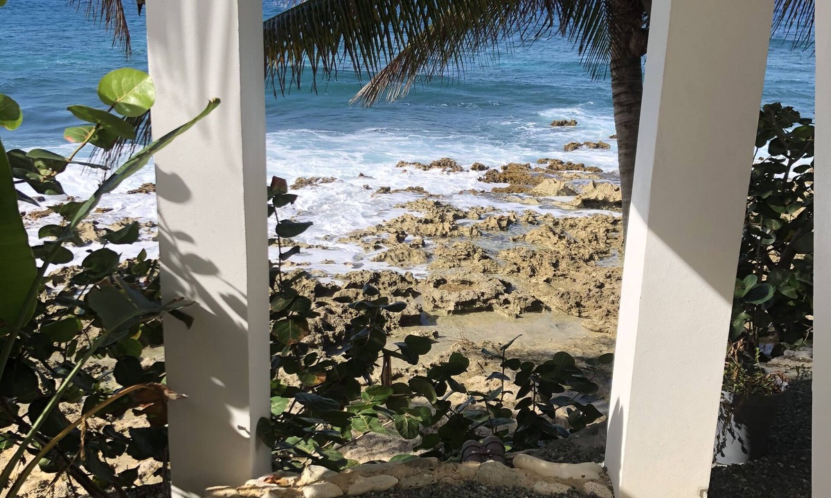 Cane Bay Apartment | Studio directly on the Cane Bay Beach ! Wake up to the sounds of the waves !